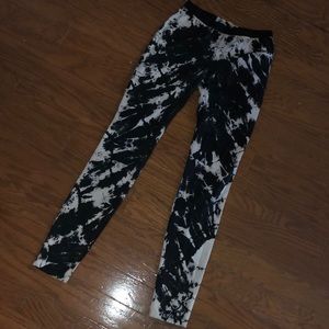New without tags Gypsy 05 tie dye leggings! Size M